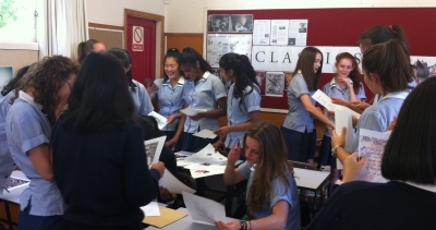 EGGS students reading LGL students&#039; WW1 poetry